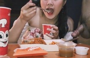 Pinay YouTuber Jollibog Mukbang Gone Wrong.. HAHAHA