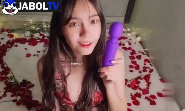 Date night with dildo ang pang salubong sa new year ni Margo