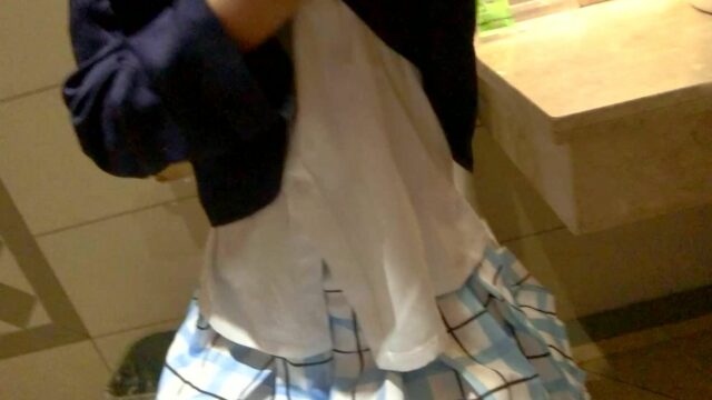 Asian schoolgirl show her body to BF