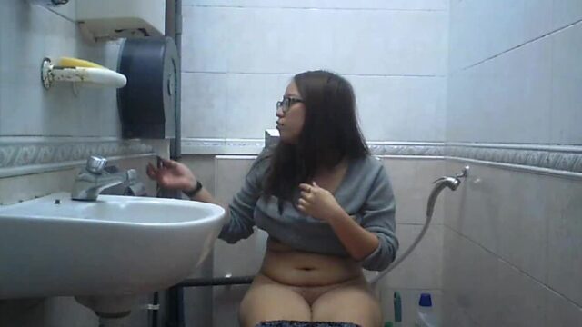 sg hidden cam in public toilet [25]