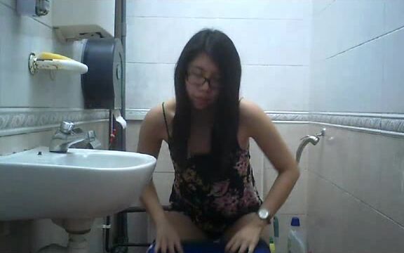 sg hidden cam in public toilet [23]