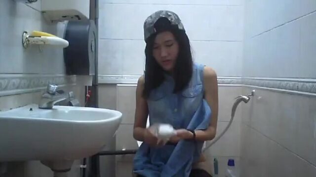 sg hidden cam in public toilet [22]