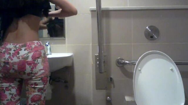 hidden cam in starbucks toilet [8]